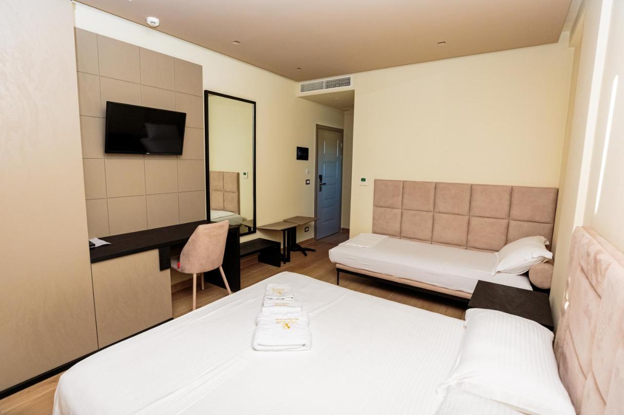 Vogue Boutique Hotel Vlorë Exteriör bild